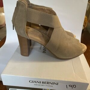 New Giani Bernini Women's Averie Taupe Shooties Size 5.5